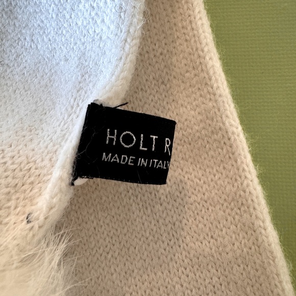Holt Renfrew Neck scarf - Picture 3 of 3